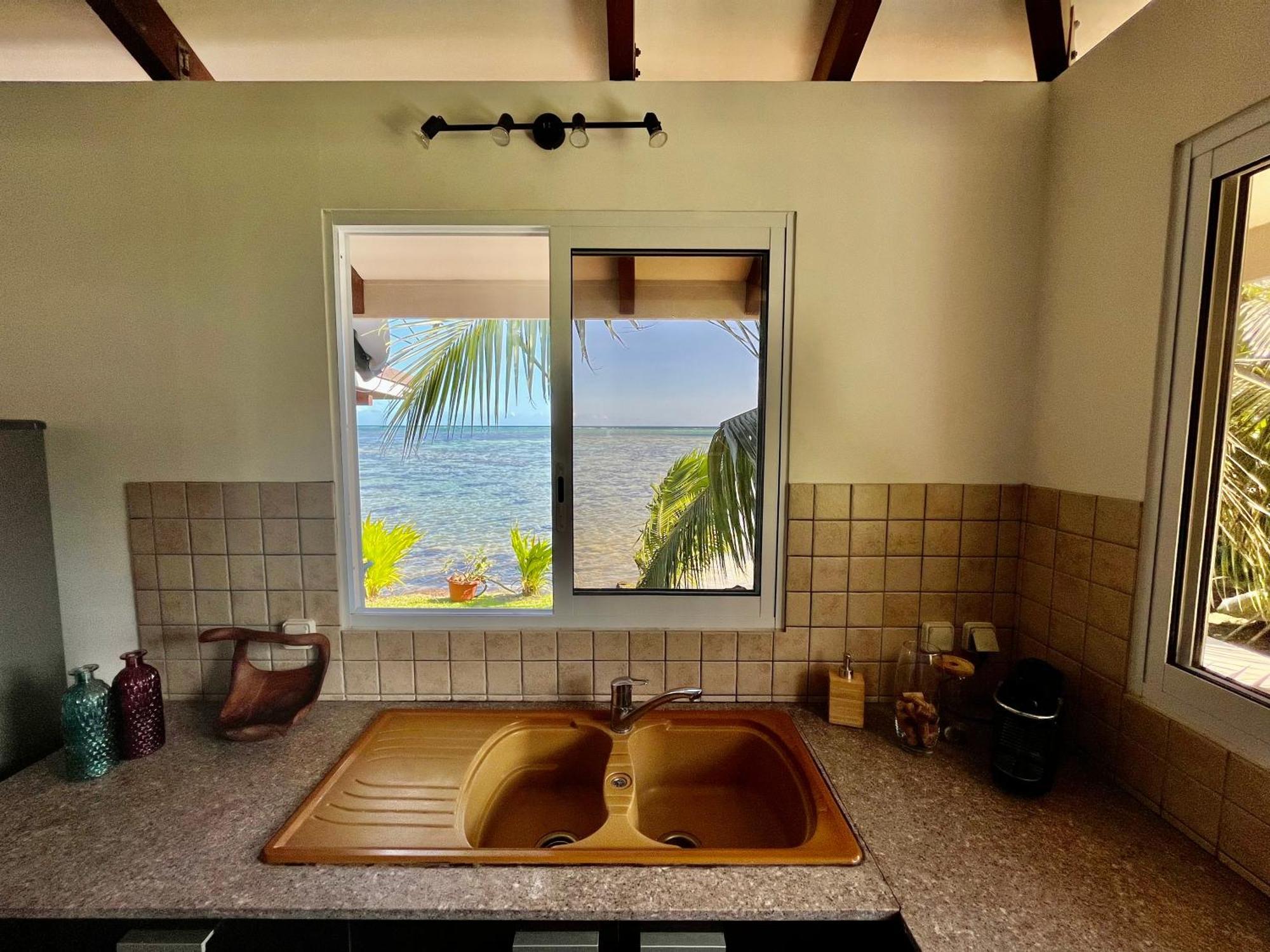 O'Coco Bungalow- Breathtaking Waterfront Views, Endless Memories Paea Kültér fotó