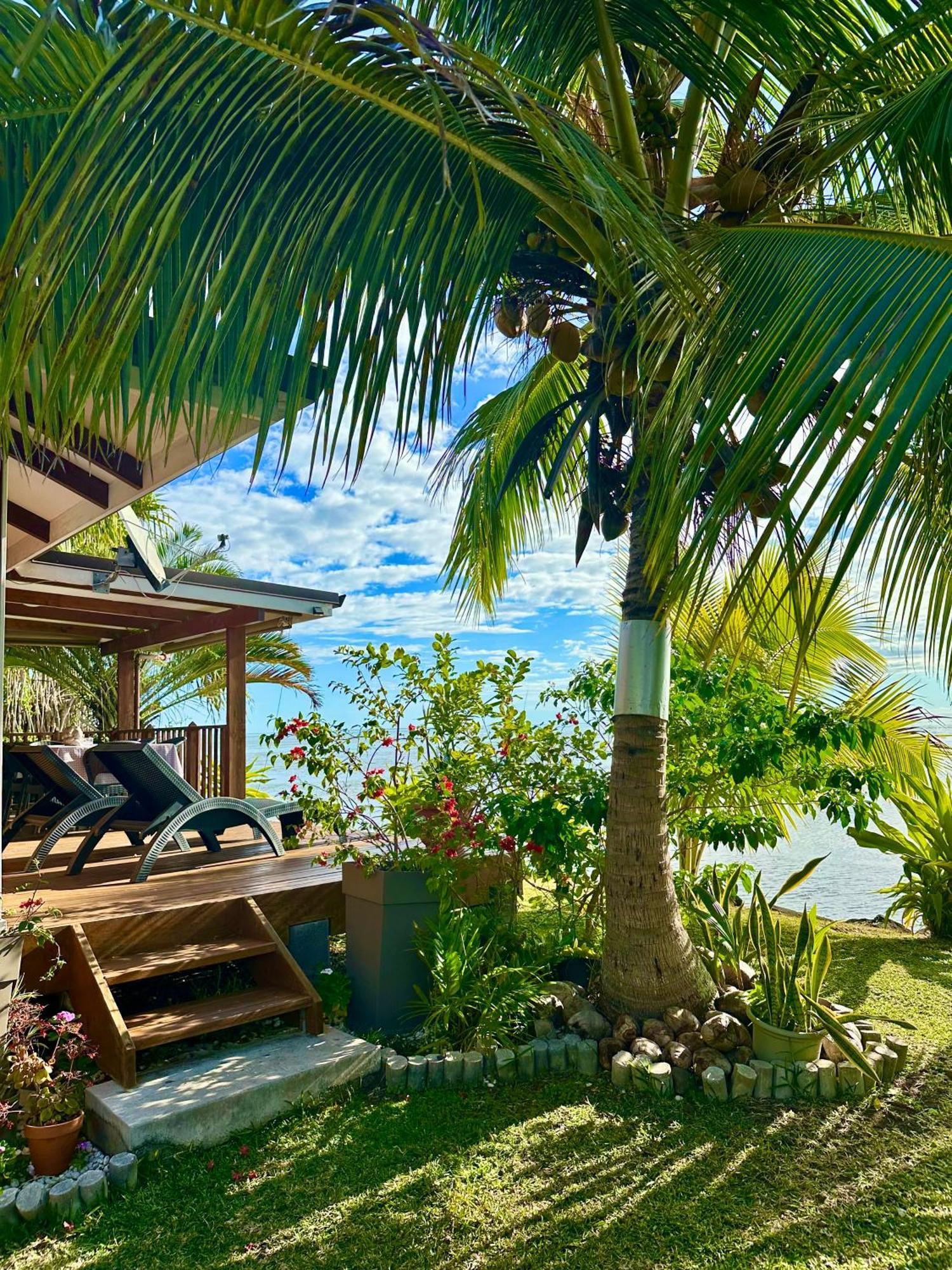 O'Coco Bungalow- Breathtaking Waterfront Views, Endless Memories Paea Kültér fotó